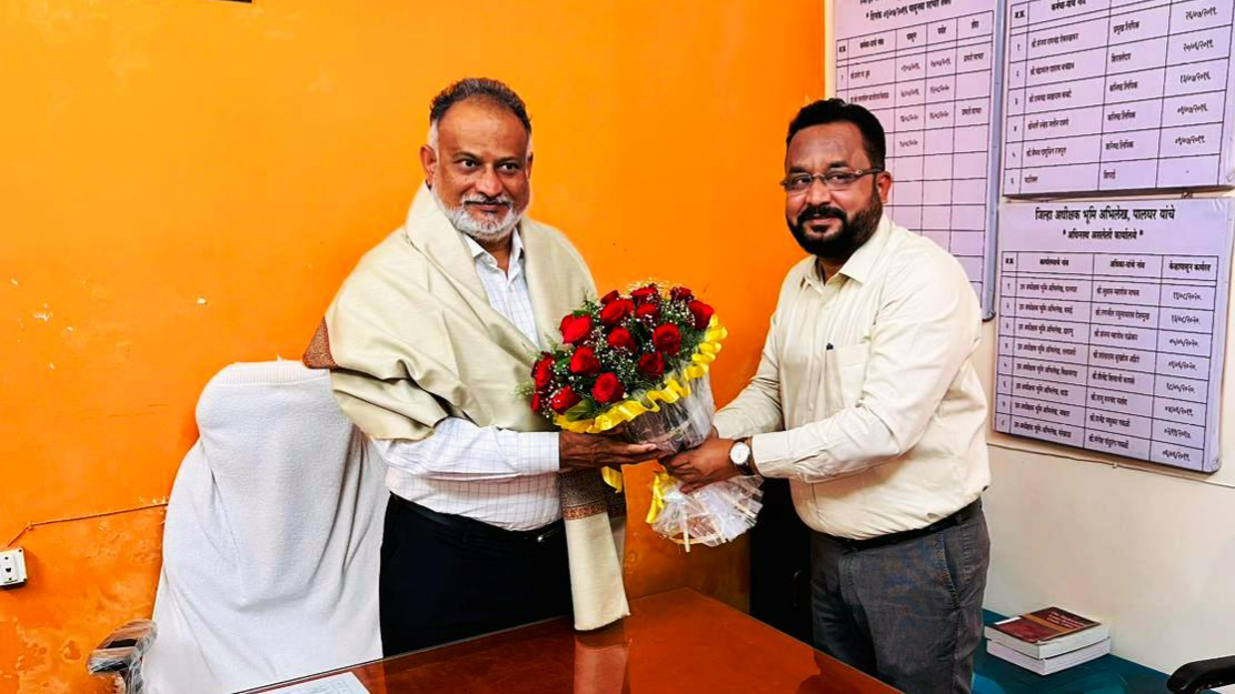 मा.अप्पर जमाबंदी आयुक्त आणि संचालक भूमी अभिलेख (म.राज्य) पुणे यांनी दिनांक 23/03/2022. रेाजी जिल्हा अधीक्षक भूमी अभिलेख पालघर कार्यालयास प्रशासकीय कामाकाजाचे अनुषंगाने सदिच्छा भेट दिली.