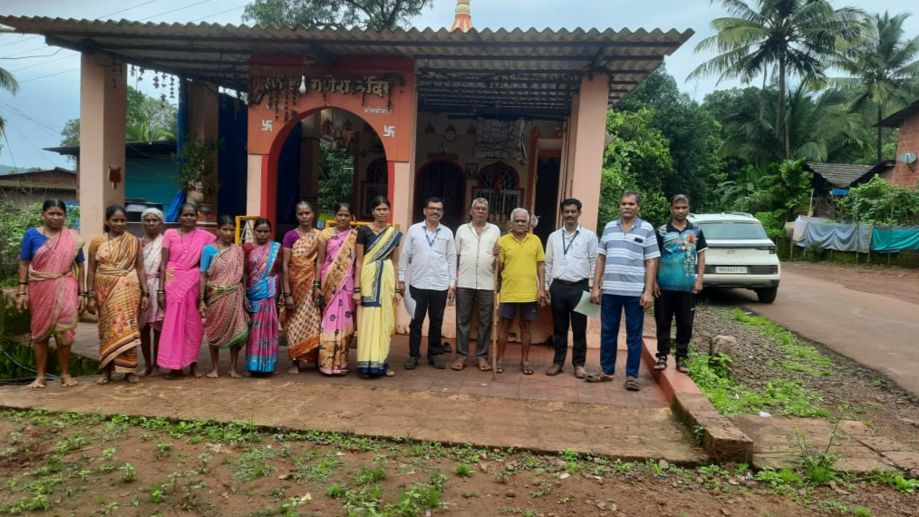 स्वामित्व योजने अंतर्गत भातगाव तिसंग येथे मा. उपसरपंच यांच्या हस्ते उपस्थित ग्रामस्थांना सनद वितरीत करण्यात आली.